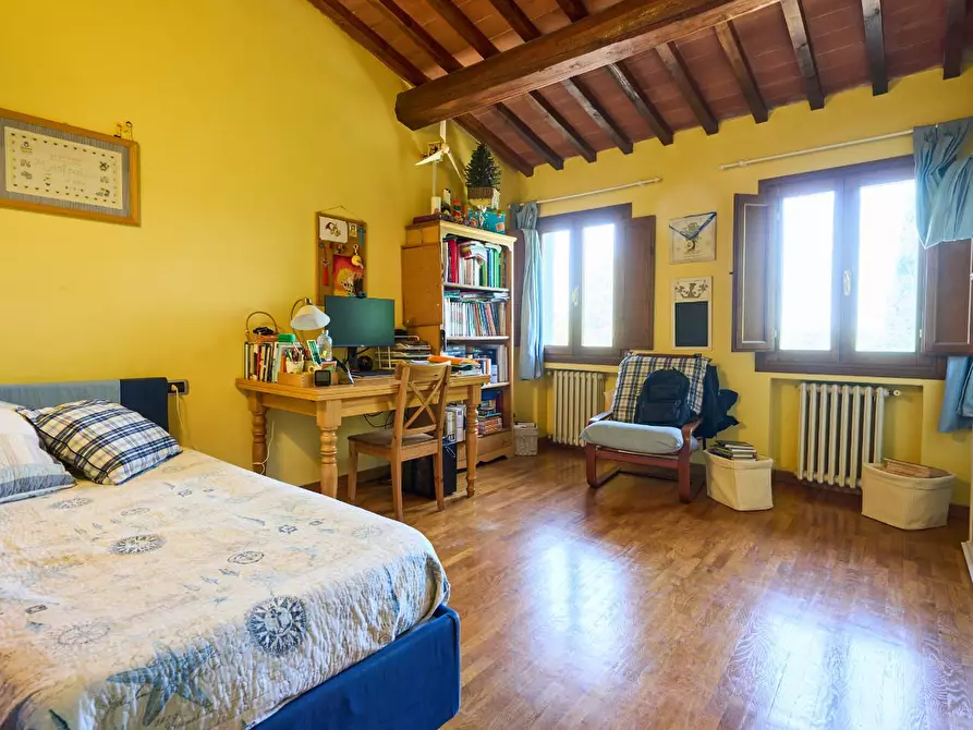 Immagine 15 di Casa colonica in vendita  a Lastra A Signa