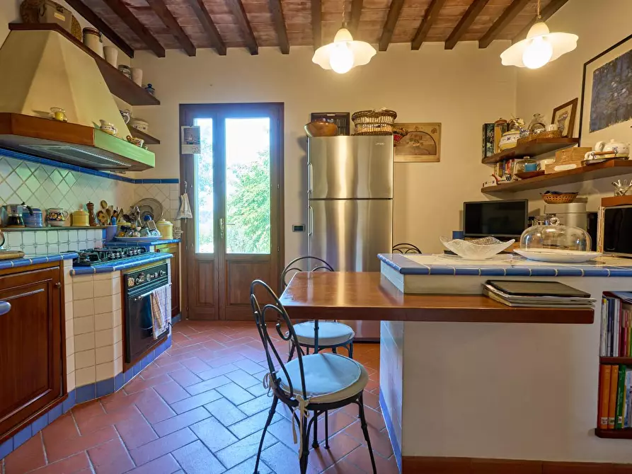 Immagine 8 di Casa colonica in vendita  a Lastra A Signa