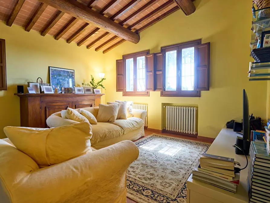 Immagine 3 di Casa colonica in vendita  a Lastra A Signa