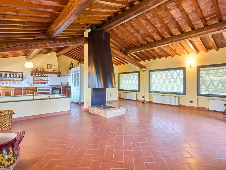 Immagine 31 di Casa colonica in vendita  a Lastra A Signa