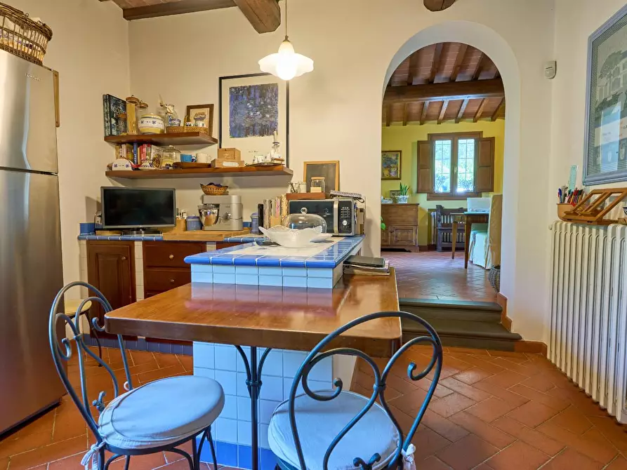 Immagine 9 di Casa colonica in vendita  a Lastra A Signa