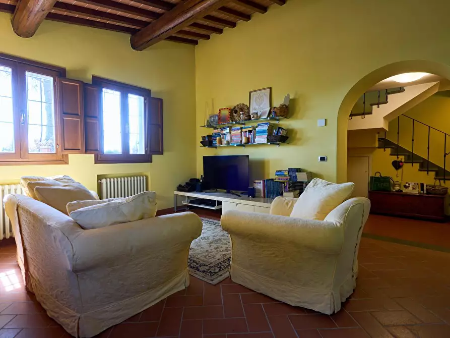 Immagine 2 di Casa colonica in vendita  a Lastra A Signa