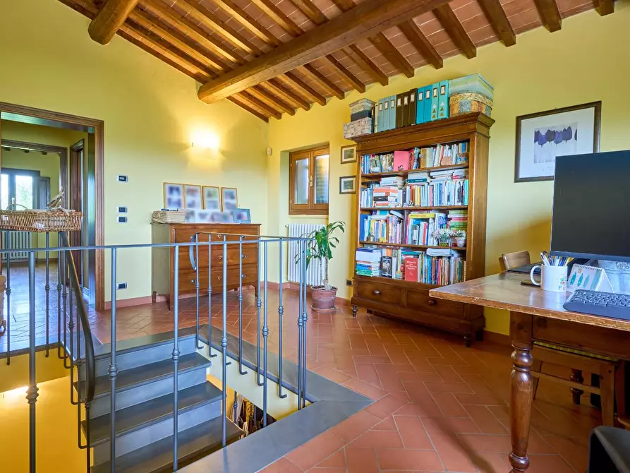 Immagine 12 di Casa colonica in vendita  a Lastra A Signa