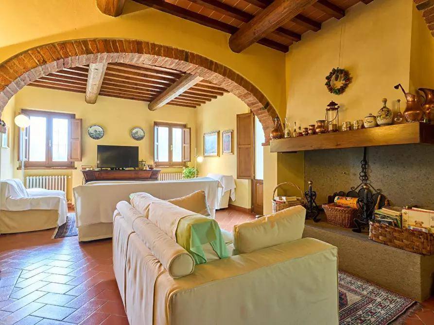 Immagine 18 di Casa colonica in vendita  a Lastra A Signa