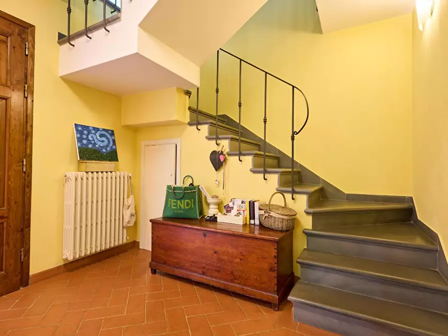 Immagine 17 di Casa colonica in vendita  a Lastra A Signa