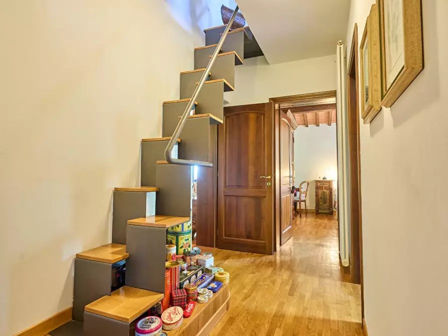 Immagine 30 di Casa colonica in vendita  a Lastra A Signa