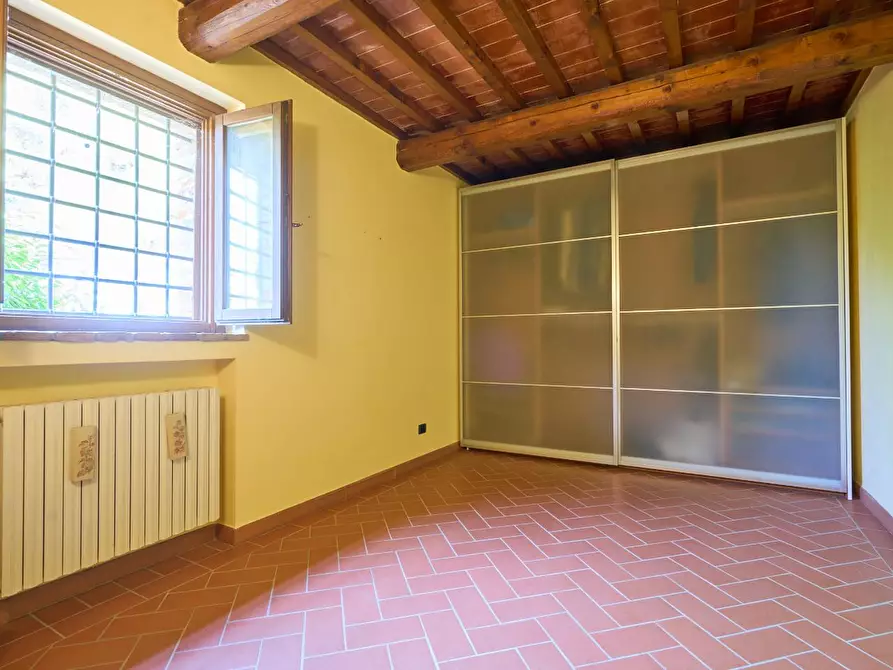 Immagine 38 di Casa colonica in vendita  a Lastra A Signa