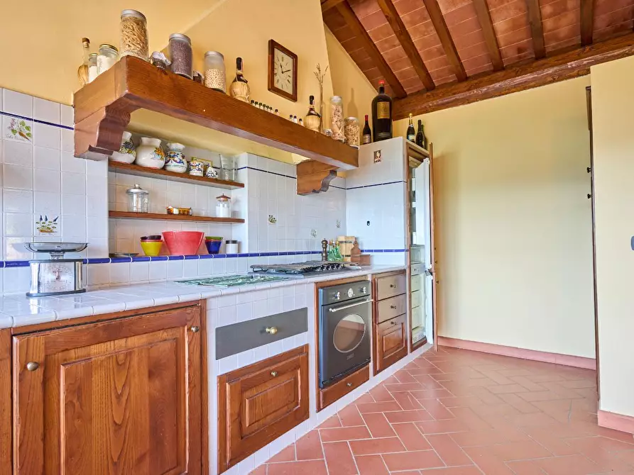 Immagine 33 di Casa colonica in vendita  a Lastra A Signa