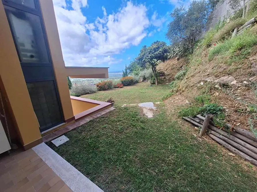 Immagine 6 di Villa in vendita  a Massarosa