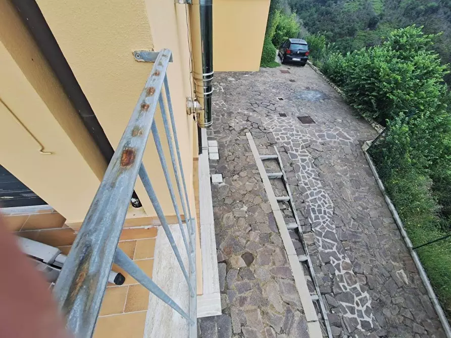 Immagine 10 di Villa in vendita  a Massarosa
