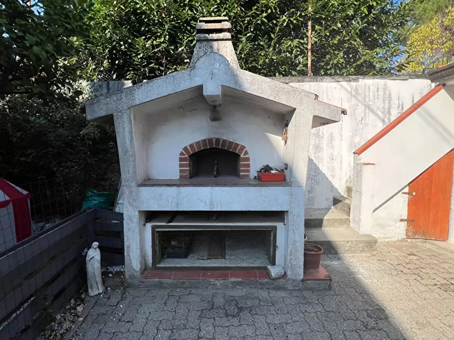 Immagine 2 di Terratetto in vendita  a Massa