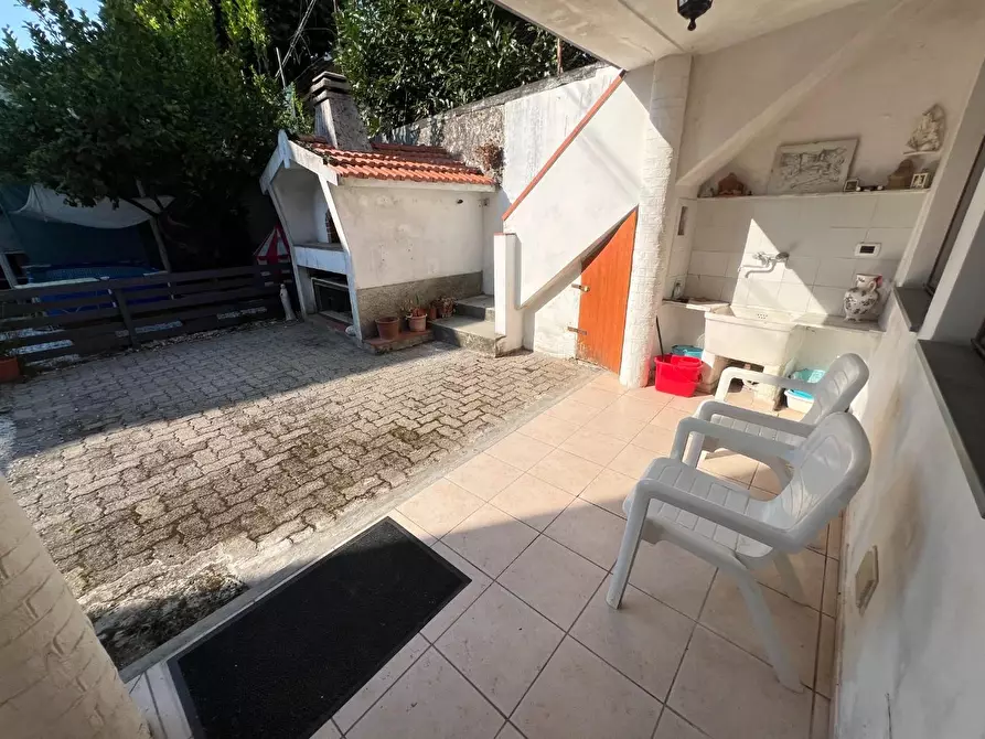 Immagine 18 di Terratetto in vendita  a Massa