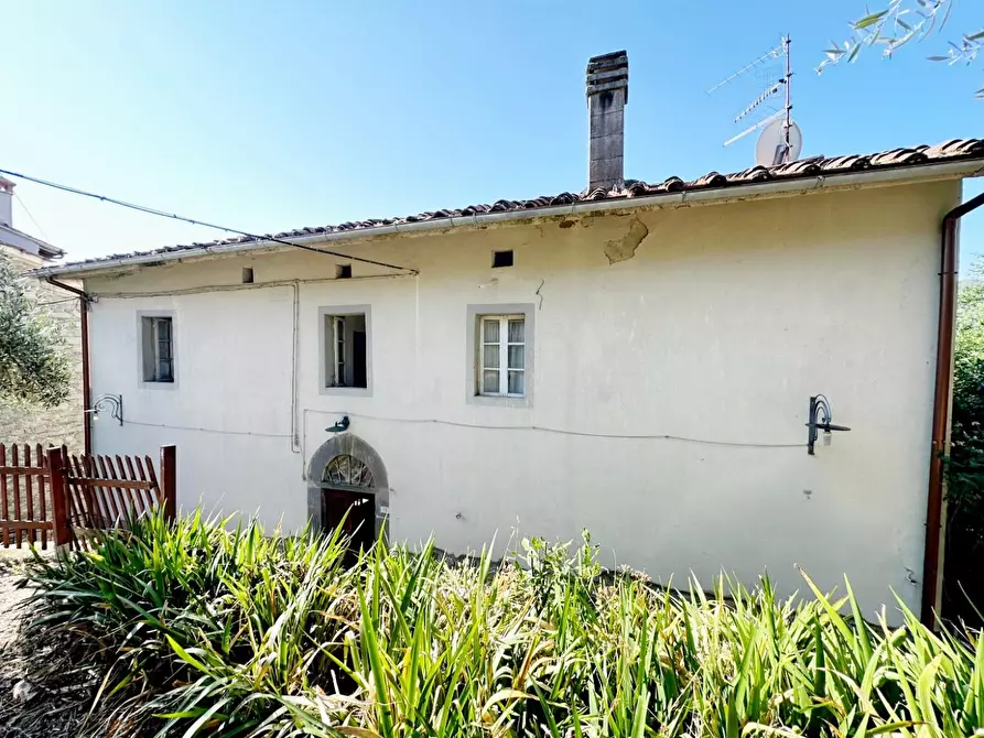 Immagine 1 di Casa semindipendente in vendita  a Villa Basilica