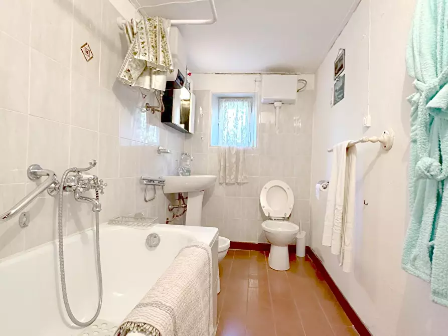 Immagine 18 di Casa semindipendente in vendita  a Villa Basilica