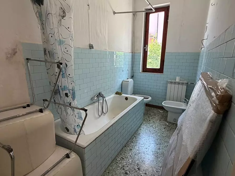 Immagine 2 di Porzione di casa in vendita  a Carrara