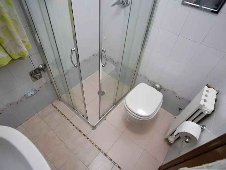 Immagine 9 di Appartamento in vendita  a Carrara