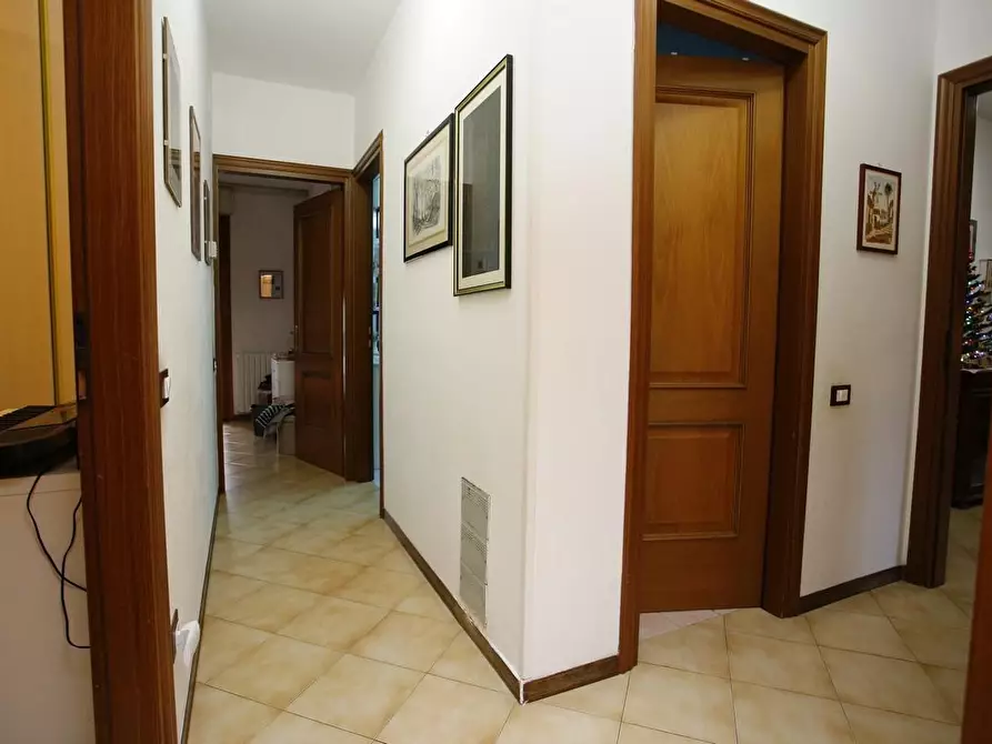 Immagine 10 di Appartamento in vendita  a Carrara