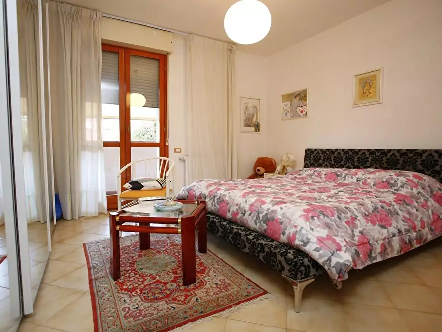Immagine 4 di Appartamento in vendita  a Carrara