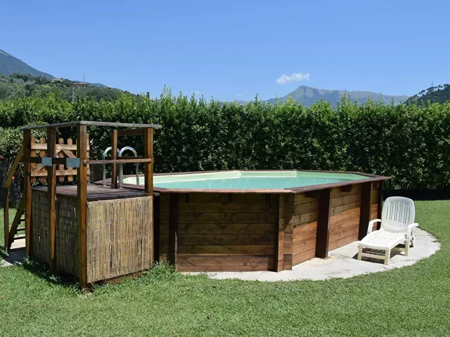 Immagine 10 di Casa colonica in vendita  a Camaiore