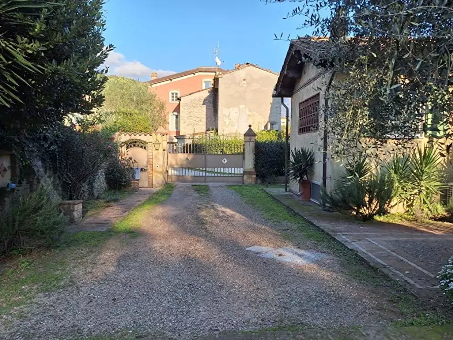 Immagine 27 di Casa colonica in vendita  a Camaiore