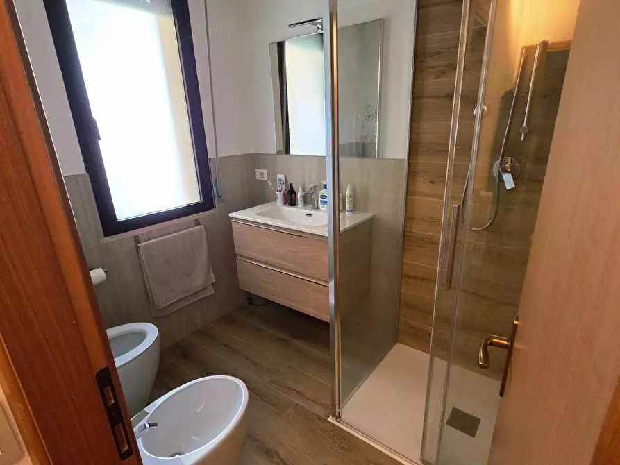 Immagine 2 di Appartamento in vendita  a Viareggio