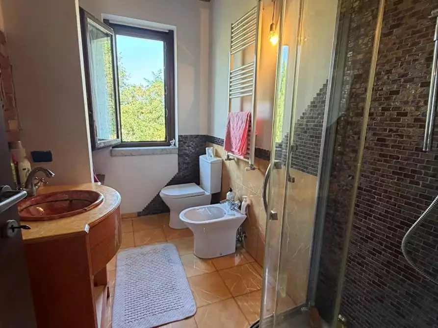 Immagine 11 di Casa indipendente in vendita  a Carrara