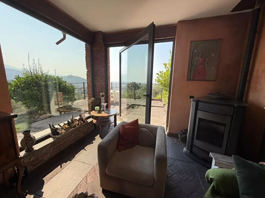 Immagine 12 di Casa indipendente in vendita  a Carrara