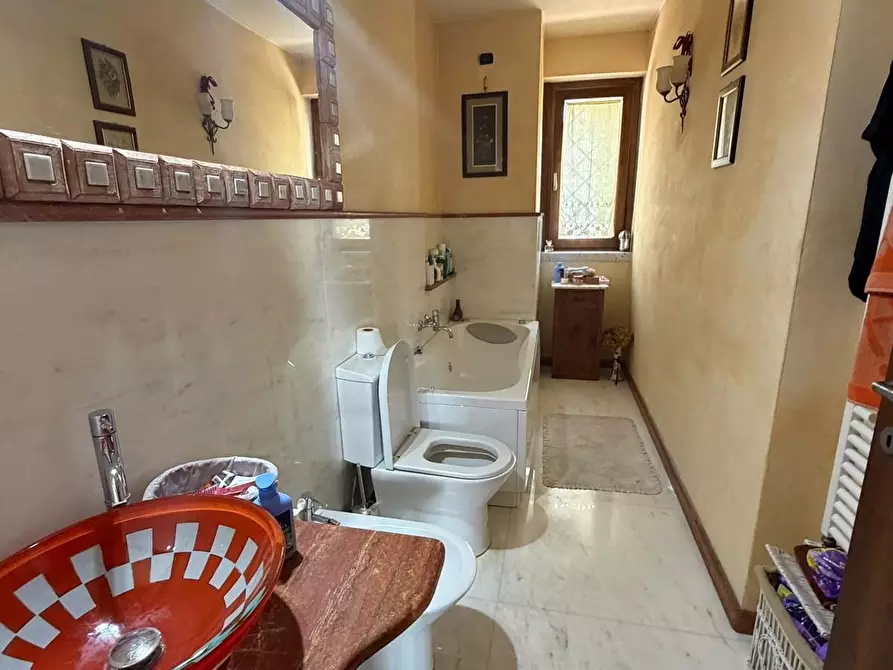 Immagine 4 di Casa indipendente in vendita  a Carrara