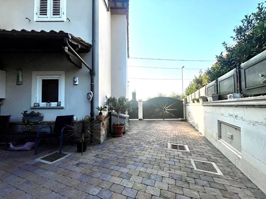Immagine 31 di Casa semindipendente in vendita  a Larciano