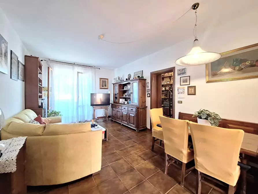 Immagine 5 di Appartamento in vendita  a Cascina