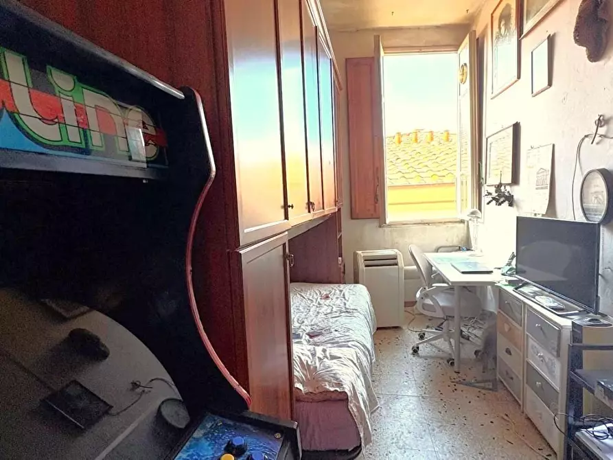 Immagine 8 di Appartamento in vendita  a Lucca