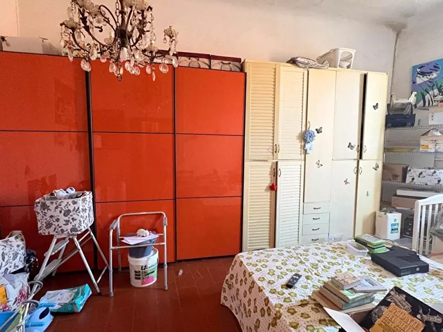 Immagine 12 di Appartamento in vendita  a Lucca