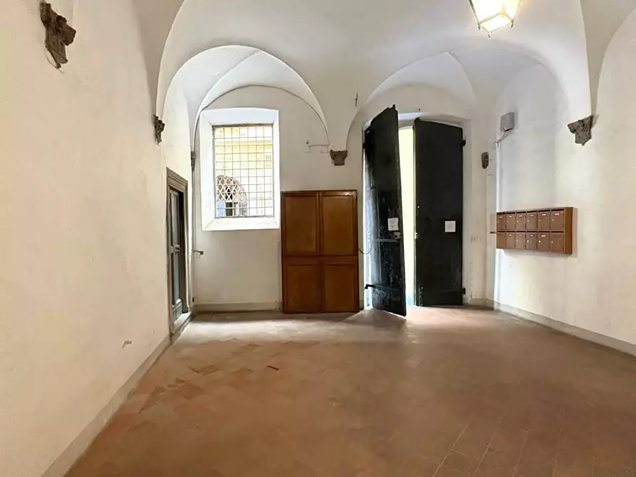 Immagine 19 di Appartamento in vendita  a Lucca