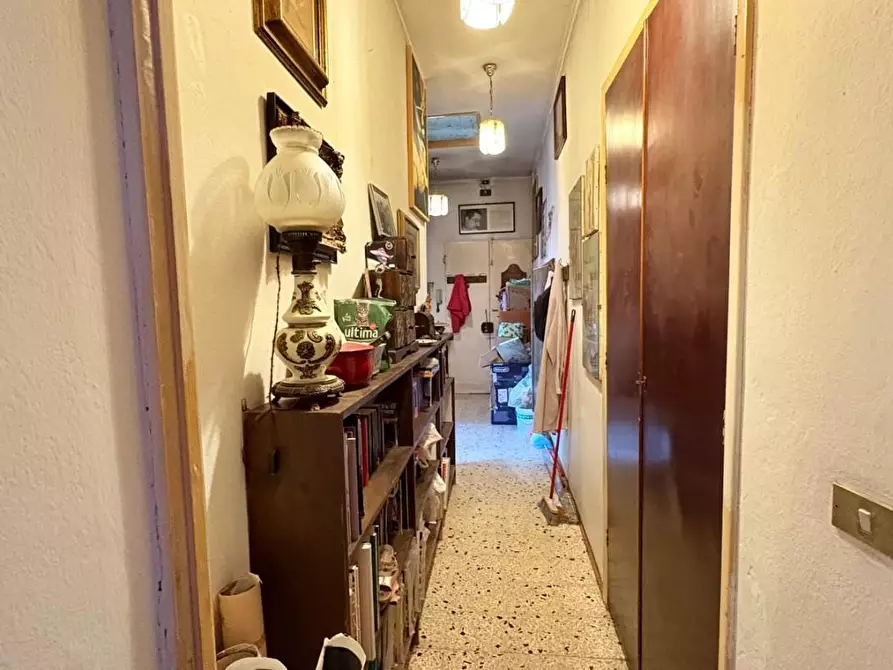 Immagine 7 di Appartamento in vendita  a Lucca