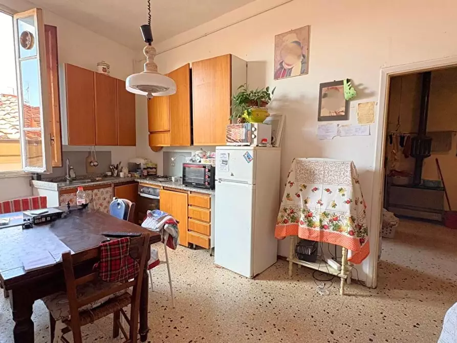 Immagine 3 di Appartamento in vendita  a Lucca
