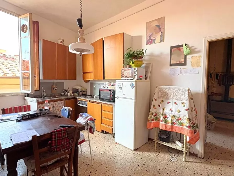 Immagine 1 di Appartamento in vendita  a Lucca