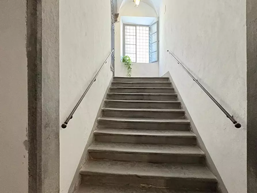 Immagine 20 di Appartamento in vendita  a Lucca