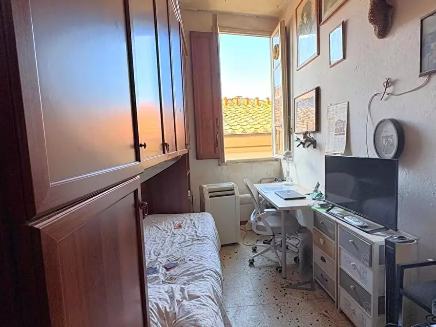 Immagine 9 di Appartamento in vendita  a Lucca