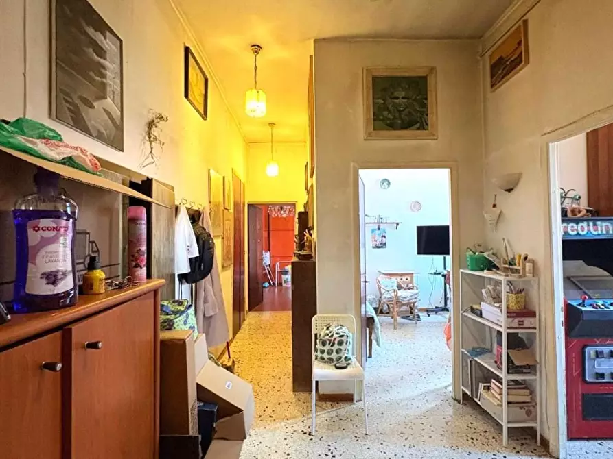 Immagine 16 di Appartamento in vendita  a Lucca