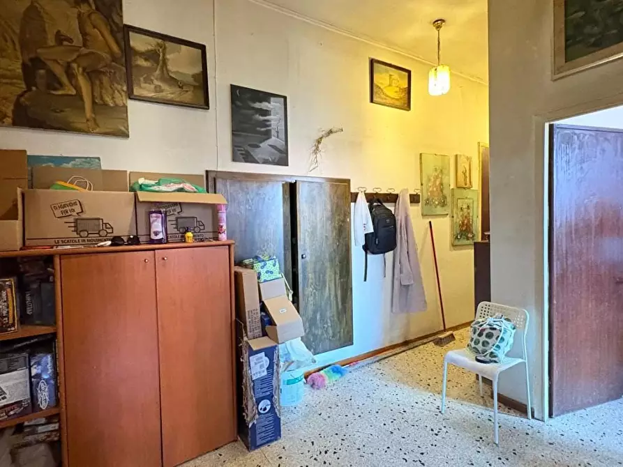 Immagine 15 di Appartamento in vendita  a Lucca