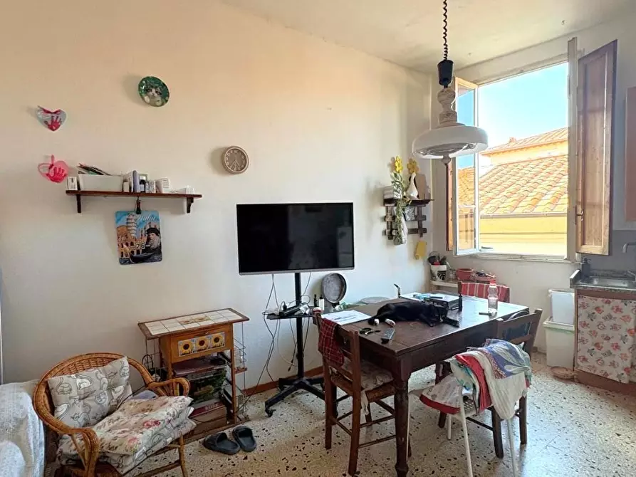 Immagine 5 di Appartamento in vendita  a Lucca