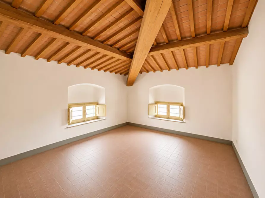 Immagine 5 di Mansarda in vendita  a Lucca