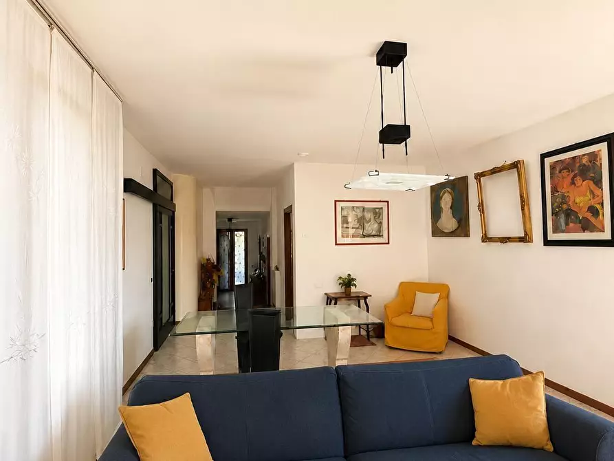 Immagine 3 di Villa in vendita  a Campiglia Marittima