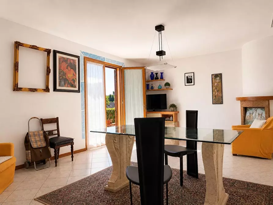Immagine 2 di Villa in vendita  a Campiglia Marittima