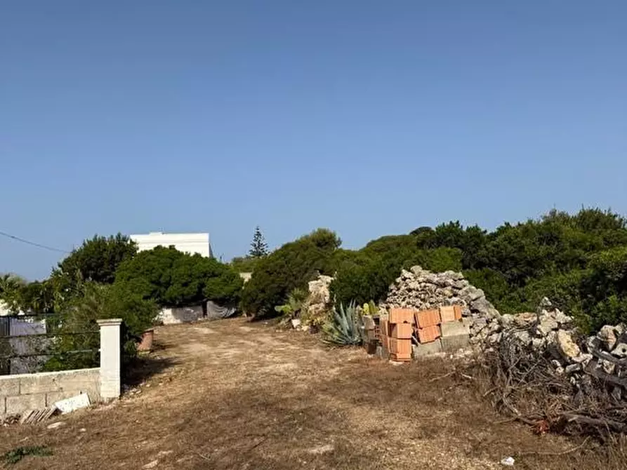 Immagine 12 di Terreno residenziale in vendita  a Castrignano Del Capo