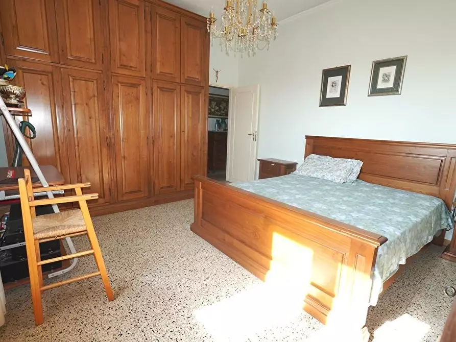 Immagine 6 di Appartamento in vendita  a Lucca