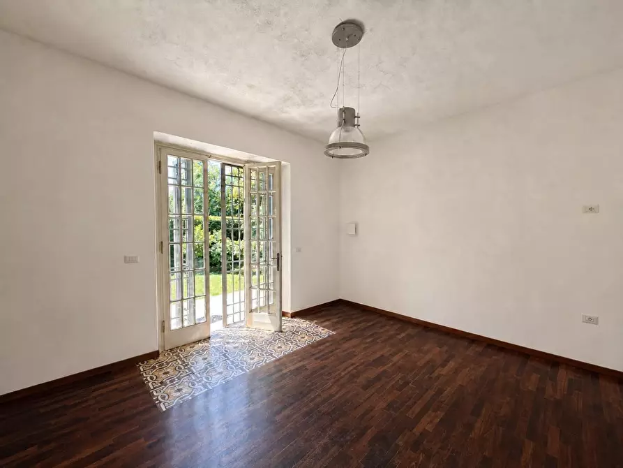 Immagine 7 di Villa in vendita  a Lucca