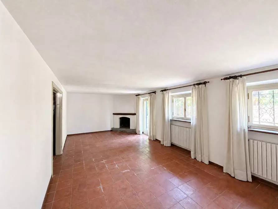 Immagine 26 di Villa in vendita  a Lucca