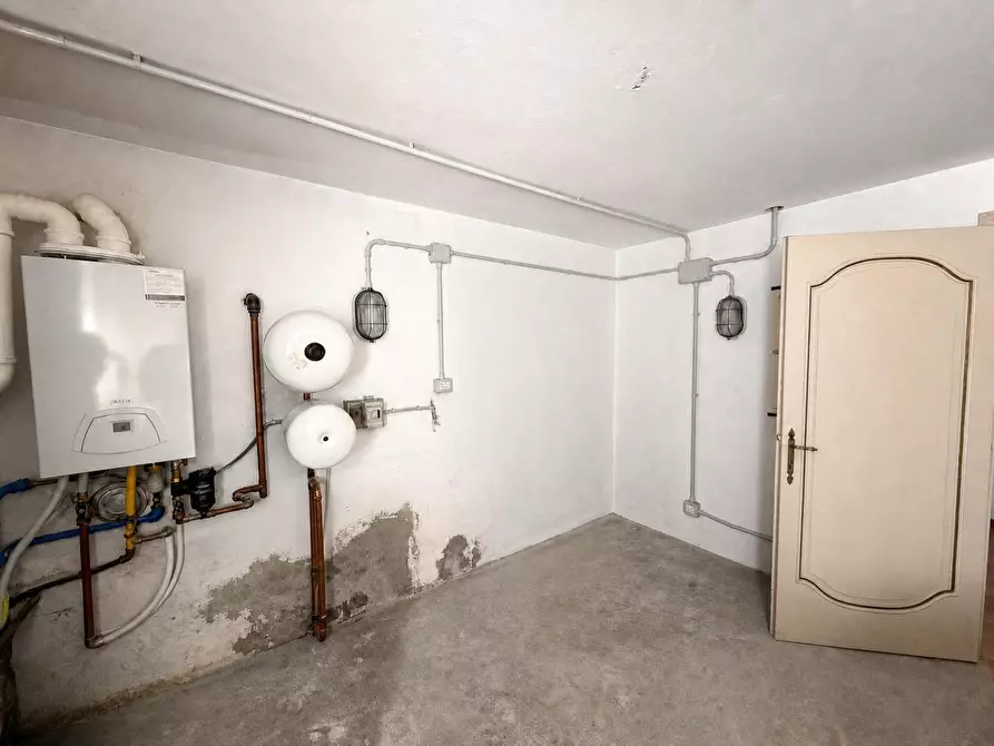 Immagine 31 di Villa in vendita  a Lucca