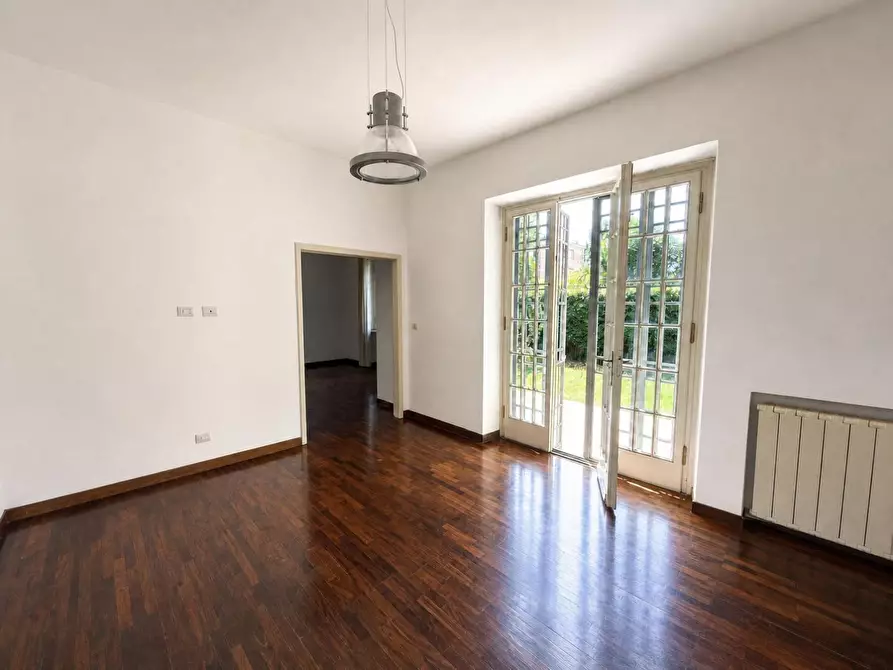 Immagine 10 di Villa in vendita  a Lucca